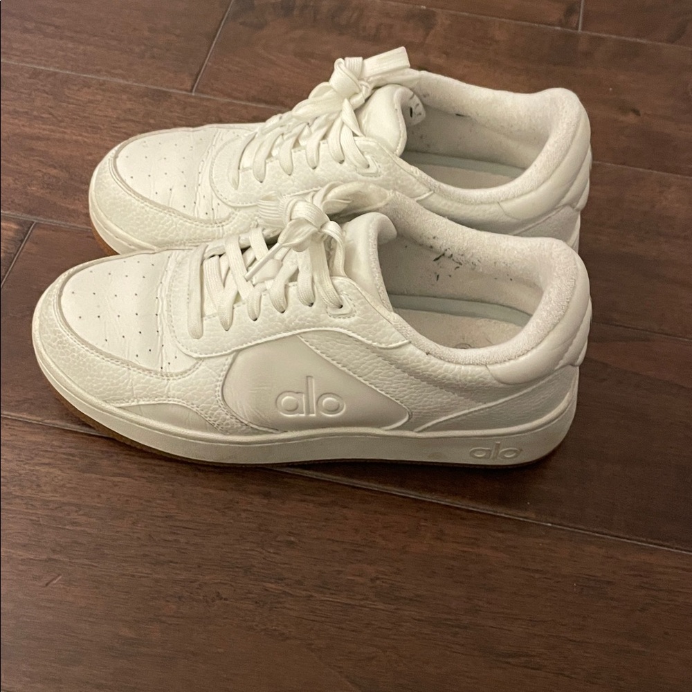 ALO recovery white sneakers size 8 - Picture 2 of 5